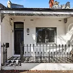 Pearl Terrace - Heritage Elegance In Redfern\'S Heart