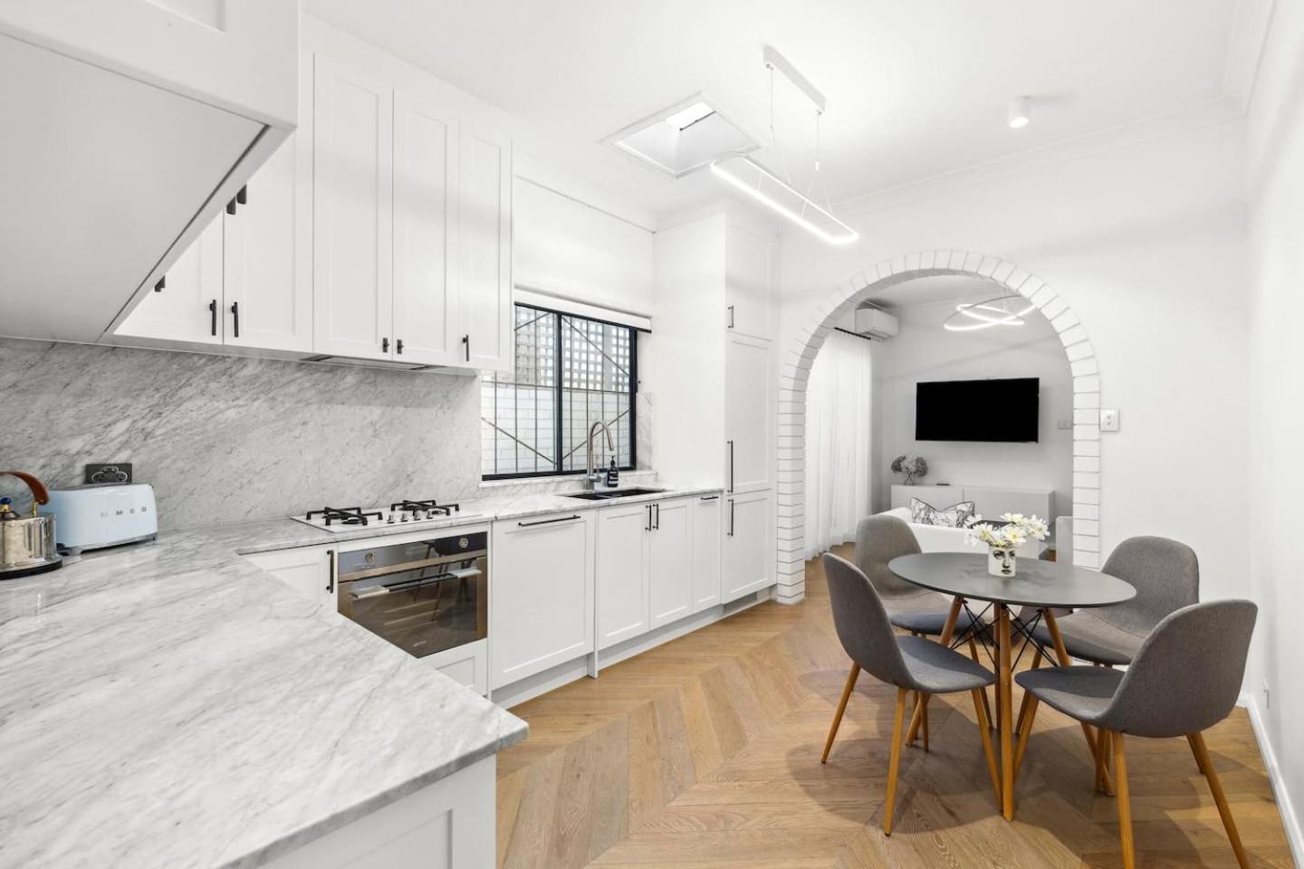 Holiday home Pearl Terrace - Heritage Elegance In Redfern's Heart *