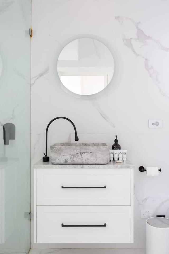 Pearl Terrace - Heritage Elegance In Redfern's Heart Holiday home