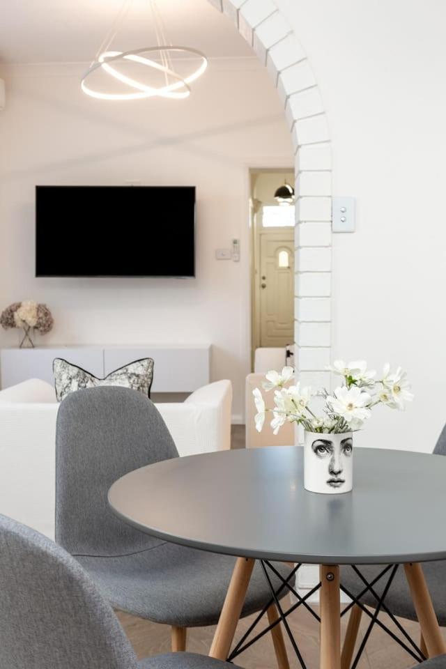 Pearl Terrace - Heritage Elegance In Redfern's Heart Sydney