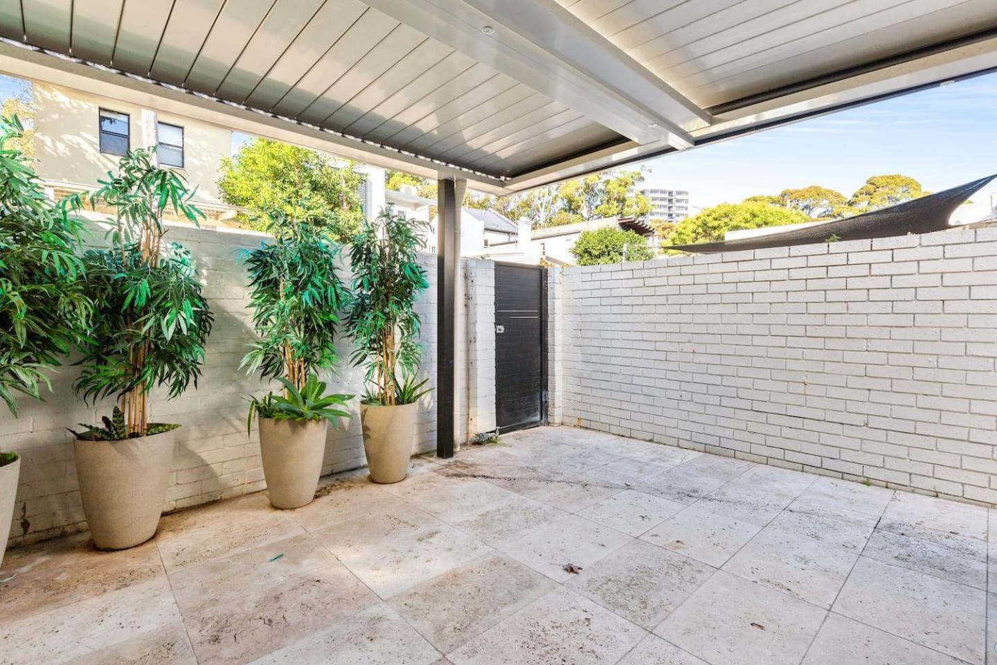 Pearl Terrace - Heritage Elegance In Redfern's Heart Holiday home *